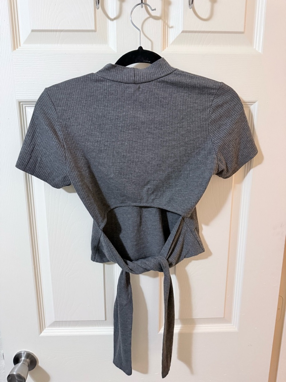 Charlotte Russe Gray Ribbed Tie-Back Crop Top